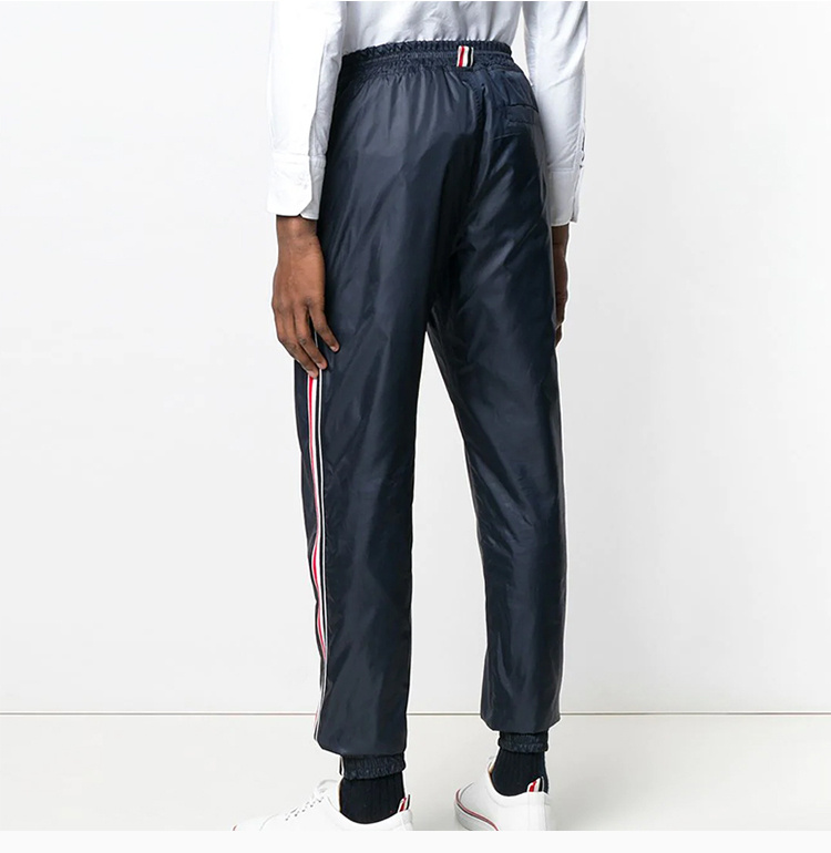 商品[国内直发] Thom Browne|Thom Browne 深蓝色男士运动裤 MJQ070A-03215-415,价格¥6896,第6张图片详细描述