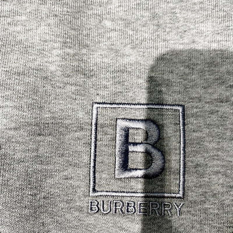 商品Burberry|BURBERRY/博柏利 女士灰色棉质B标刺绣休闲宽松卫衣,价格¥1109,第4张图片详细描述