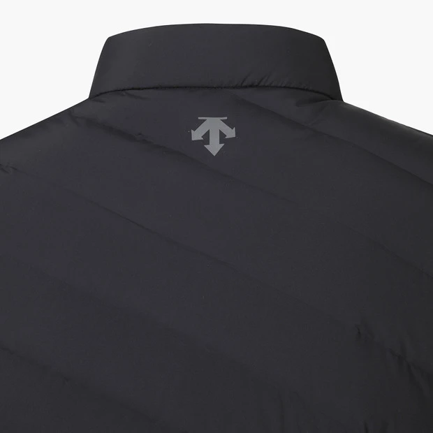 商品【预售商品15天发货】 DESCENTE|GOLF经典黑色轻量羽绒背心适合运动 DP32MFDV91-BLKG,价格¥1735,第18张图片详细描述