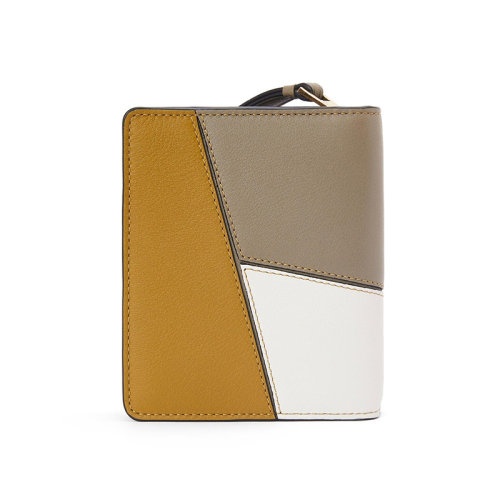商品Loewe|【包税】LOEWE/罗意威 22年新款Puzzle系列 女士月桂绿/赭石色/灰色三色拼接牛皮革拉链开合双折紧凑拼图钱包C510Z41X01-1855,价格¥4252,第5张图片详细描述