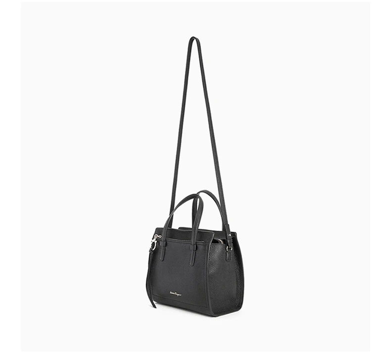 商品Salvatore Ferragamo|SALVATORE FERRAGAMO 女士黑色小牛皮徽标手提可单肩包 21-F478-720533,价格¥9378,第4张图片详细描述