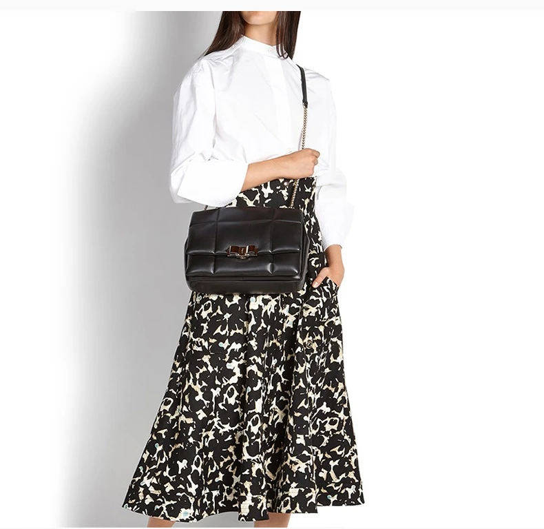 商品[国内直发] Salvatore Ferragamo|Salvatore Ferragamo 菲拉格慕 女士黑色链条包 21-H341-706363,价格¥11729,第6张图片详细描述