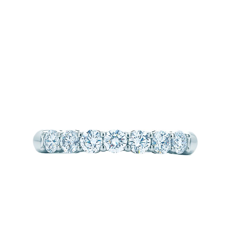 商品Tiffany & Co.|  Tiffany & Co./蒂芙尼 22春夏新款Embrace系列 铂金950镶嵌半圈钻石戒指GRP00004,价格¥57599,第2张图片详细描述