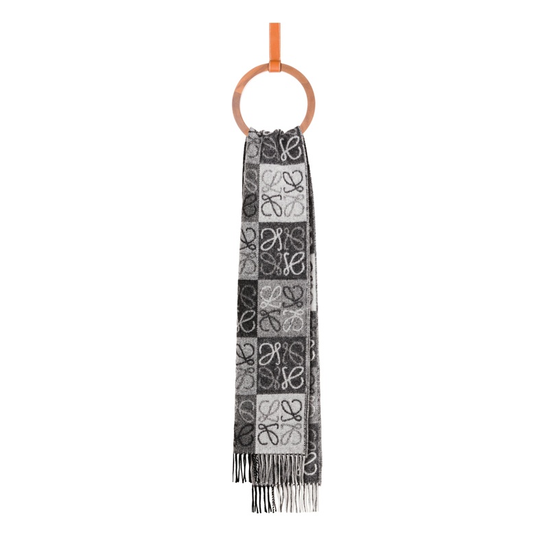 商品Loewe|LOEWE/罗意威 Anagram 羊毛羊绒围巾,价格¥3677,第16张图片详细描述