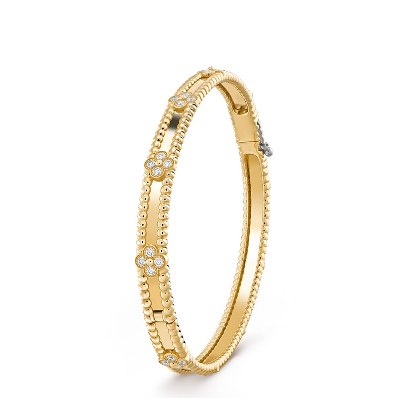 商品Van Cleef & Arpels|Van Cleef & Arpels/梵克雅宝 Perlée sweet trèfles系列 18K金黄金镶嵌钻石四叶草手镯VCARP6X600,价格¥137762,第2张图片详细描述