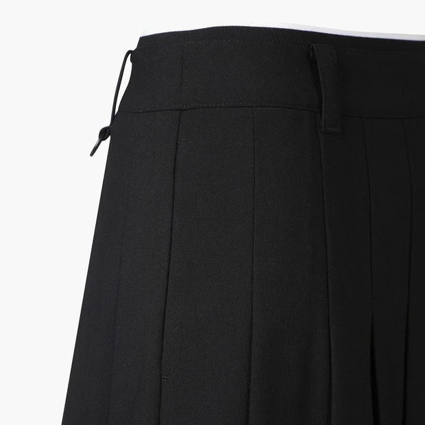 商品【预售商��品15天发货】 DESCENTE|高尔夫系列女性松紧带细节百褶裙优雅 DO32WFSK93-BLKG,价格¥1025,第22张图片详细描述