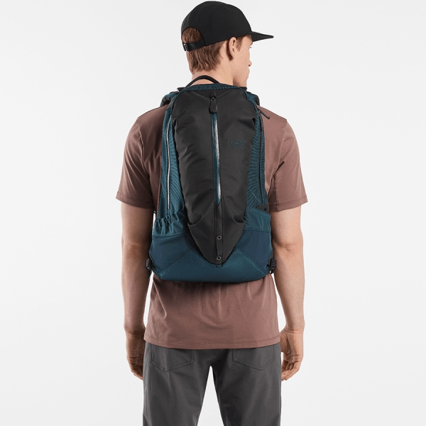 商品Arc'teryx|【Brilliant|包邮包税】始祖鸟 ARRO 22 BACKPACK[SS23] 新款上市 Aro 22 背包 ABNSUX4618,价格¥2409,第12张图片详细描述