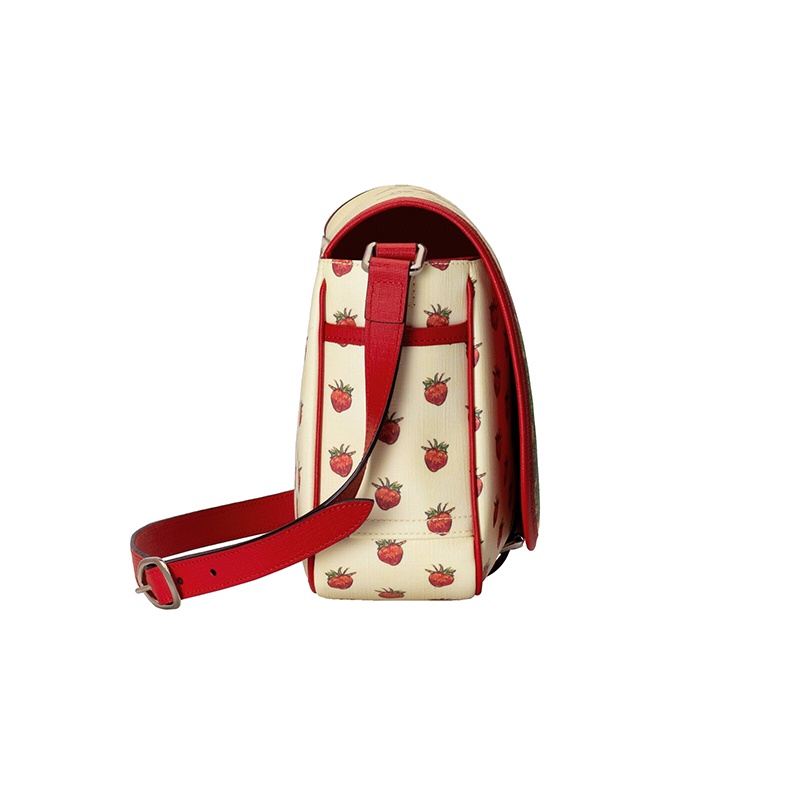 商品Gucci|GUCCI/古驰 22新款Gucci Love Parade系列 女士象牙色帆布童话树仙子印花草莓图案搭扣开合斜挎单肩包664143U6IAN8257,价格¥6594,第5张图片详细描述