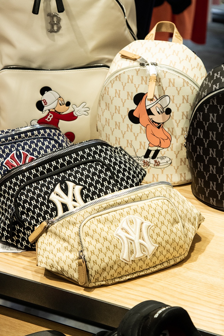 商品MLB|【SAvenue】(保税仓直发) MLB 复��古NY满印老花腰包男女同款米色32BGC911150BFREE-LY,价格¥336,第7张图片详细描述