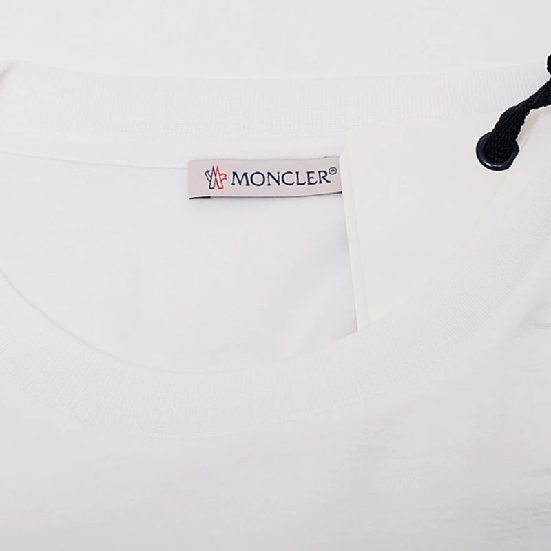 商品Moncler|MONCLER 白色女士T恤 8063700-8390X-001,价格¥1573,第2张图片详细描述