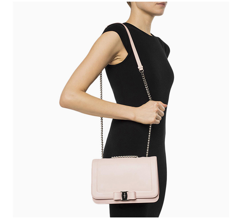 商品[国内直发] Salvatore Ferragamo|Salvatore Ferragamo 菲拉格慕 女士粉色小牛皮单肩包 21-G878-8685825,价格¥4447,第6张图片详细描述