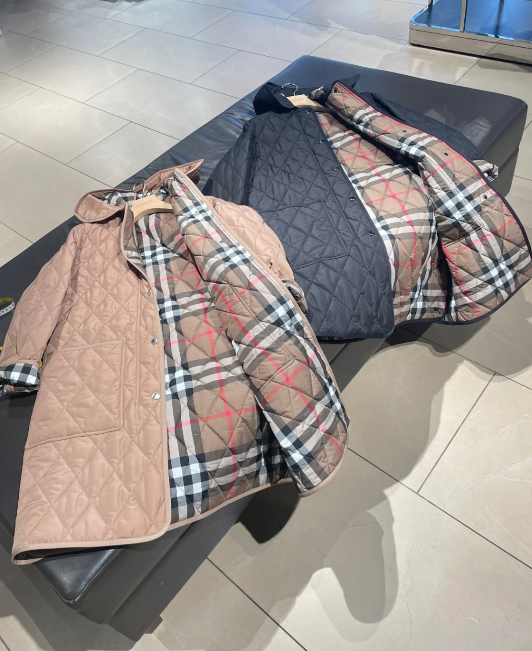 商品Burberry|Burberry博柏利 女士棕色聚酰胺绗缝徽标长款连帽棉服80945821,价格¥4048,第3张图片详细描述