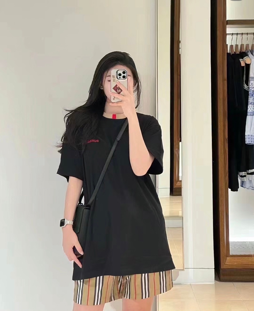 商品Burberry|BURBERRY/博柏利 男女同款 情侣款黑色棉质经典格纹圆领红徽标T恤80781141明星热巴同款,价格¥724,第8张图片详细描述