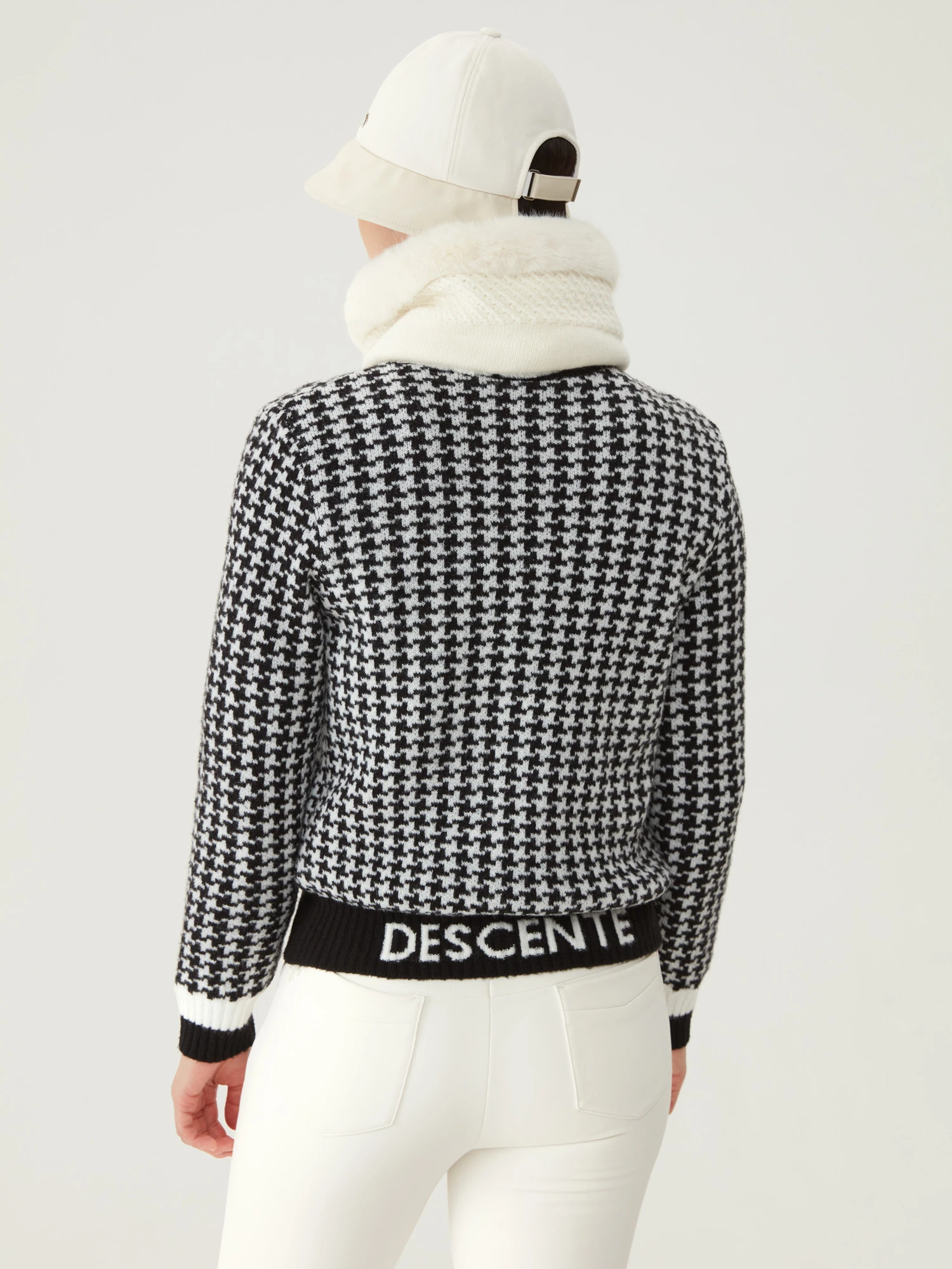 商品【预售商品15天发货】 DESCENTE|高尔夫系列女性图案防风毛衣时尚个性 DO42WFKPN1-LBGG,价格¥1413,第6张图片详细描述