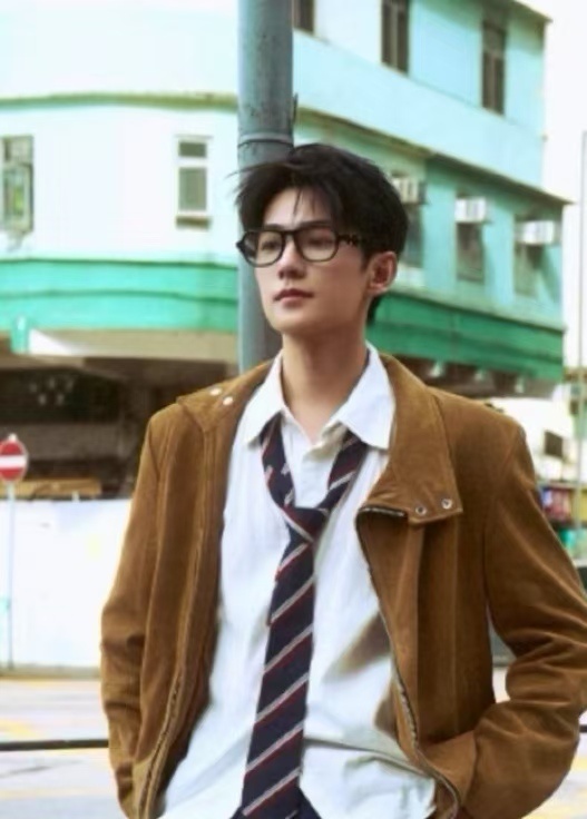 商品[国内直发] GENTLE MONSTER|GENTLE MONSTER 镜腿标志 醋酸纤维 不规则形 光学镜架 男女同款情侣款 黑色 非原盒 包装后配 介意勿拍,价格¥1179,第9张图片详细描述