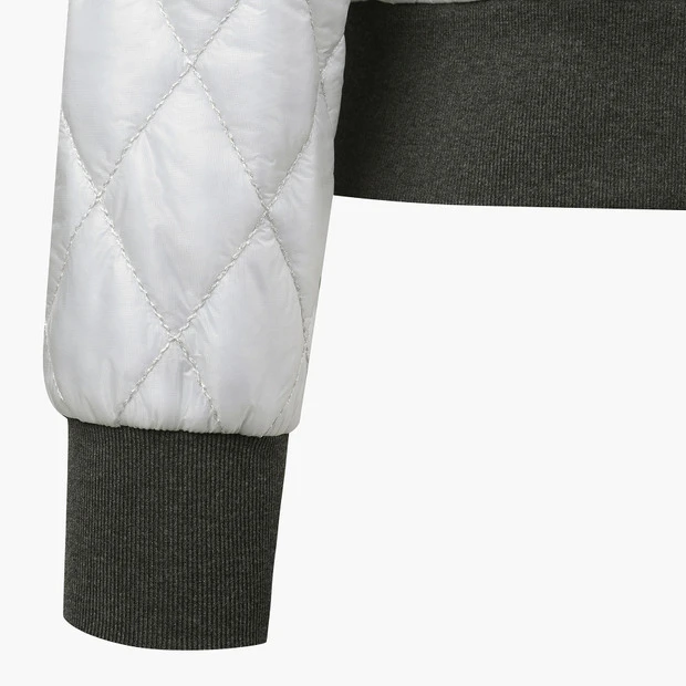 商品【预售商品15天发货】 DESCENTE|高尔夫系列女性V领菱形绗缝羽绒服时尚优雅 DO41WFDJO3-LGYG,价格¥1727,第19张图片详细描述