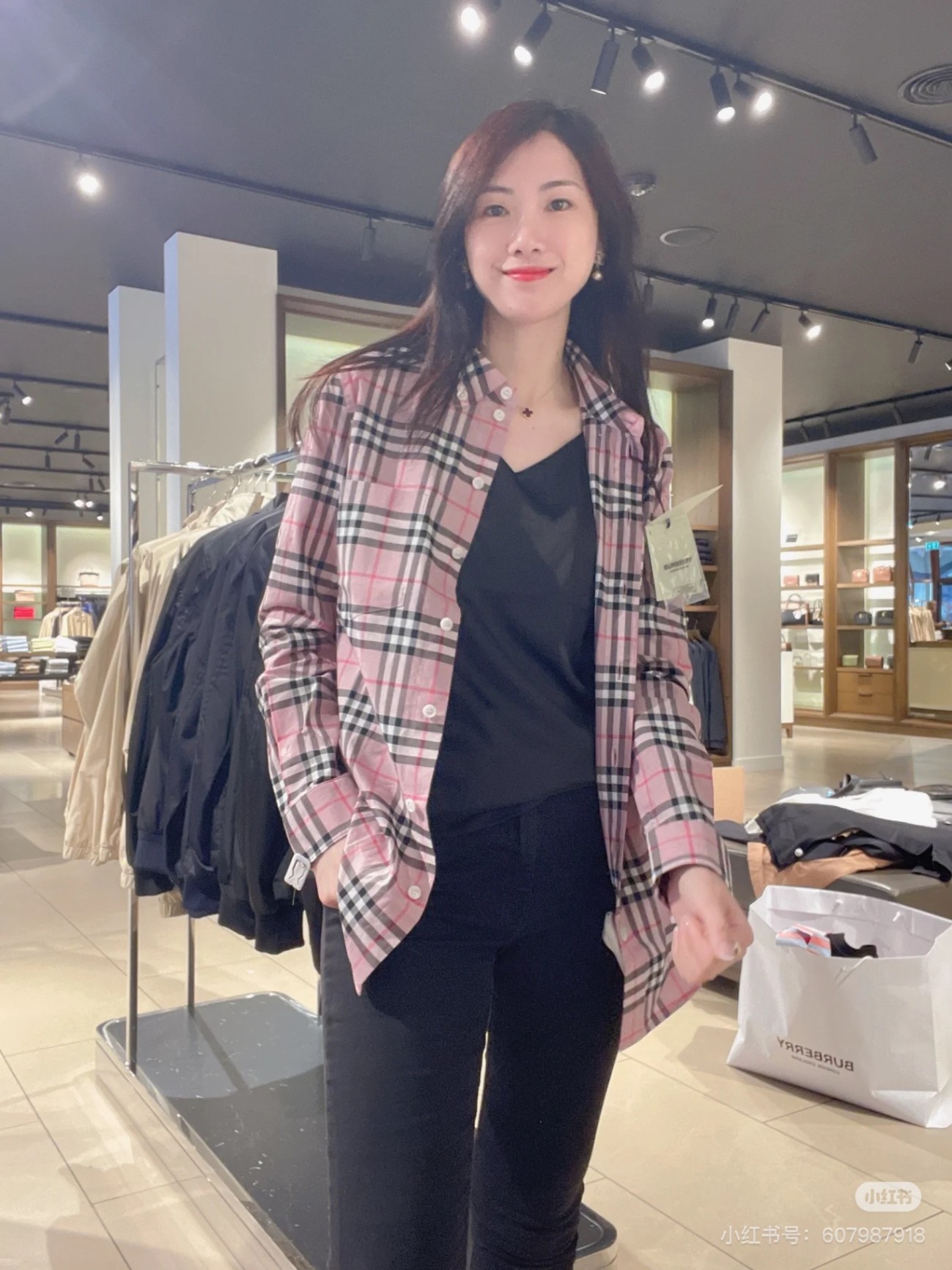 商品Burberry|BURBERRY/博柏利 女士粉色格纹棉质多扣领经典长袖衬衫80742161,价格¥1076,第8张图片详细描述