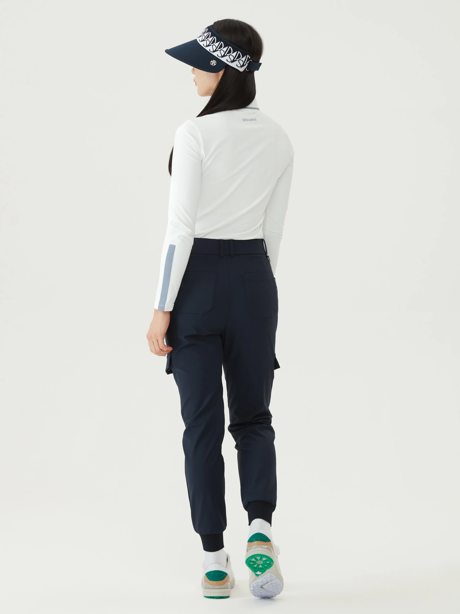 商品【预售商品15天发货】 DESCENTE|高球系列女性基础款翻领短袖T恤简约百搭 DO32WFTL91-BEGG,价格¥1025,第4张图片详细描述