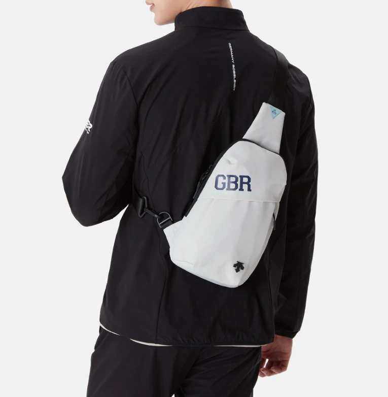 商品DESCENTE|【享贝家】（国内现货-LY） 迪桑特 24新款 立领休闲轻薄拉链速干冲锋衣外套 男女同款 SP121IWT32,价格¥941,第10张图片详细描述