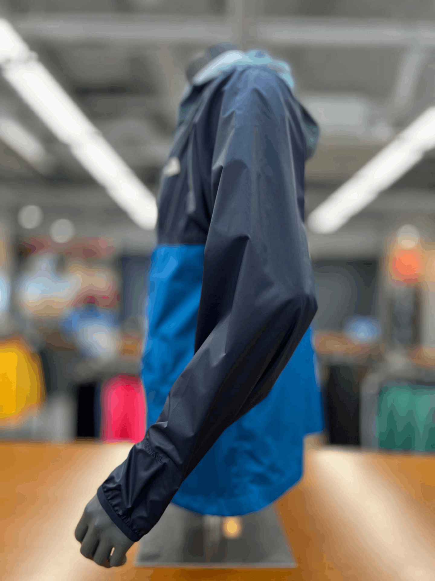 商品The North Face|【Brilliant|包邮包税】北面 NJ3BN01BOCB(海蓝色) 男士 Cyclon 夹克 A NJ3BN01B OCB,价格¥571,第6张图片详细描述