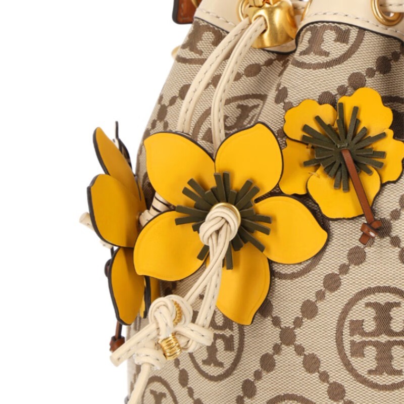 商品[国内直发] Tory Burch|汤丽柏琦 TB女包TB水桶包 T MONOGRAM水桶包单肩包手提包142935-250,价格¥3900,第9张图片详细描述