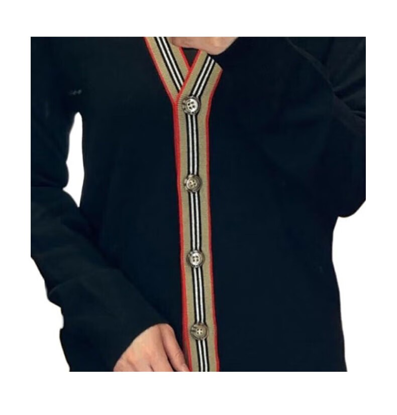 商品Burberry|Burberry博柏利SS24条纹V领单排扣长袖针织衫女款黑色80843251,价格¥2312,第7张图片详细描述