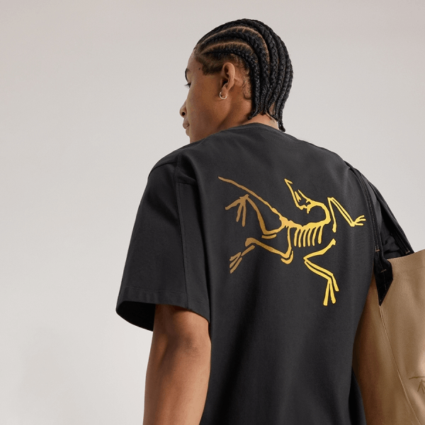 商品Arc'teryx|【Brilliant|包邮包税】KRAGG COTTON LOGO SHIRT SS 简洁图标印花短袖衬衫日常通勤皆宜ATPSM08464,价格¥956,第13张图片详细描述