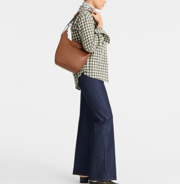 商品Longchamp|珑骧 可调节可拆卸肩带按扣翻盖开合 牛皮革 Hobo包单肩包 中号 女款 干邑色（香港仓发货）,价格¥3787,第10张图片详细描述