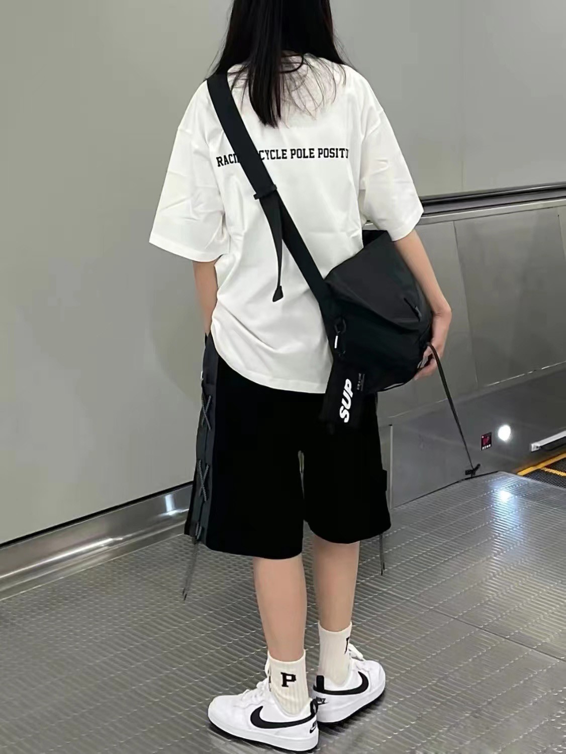 商品NIKE|【享贝家】NIKE 低帮厚底防滑板鞋 男女同款 白黑  BQ5448104,价格¥402,第4张图片详细描述
