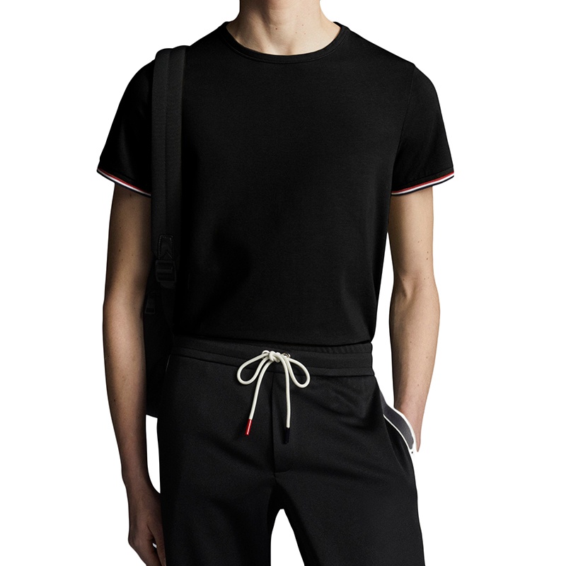 商品Moncler|【包税】Moncler/蒙克莱 22年秋冬新款 男士黑色棉质混纺三色细节短袖T恤H10918C7160087296999,价格¥1706,第6张图片详细描述