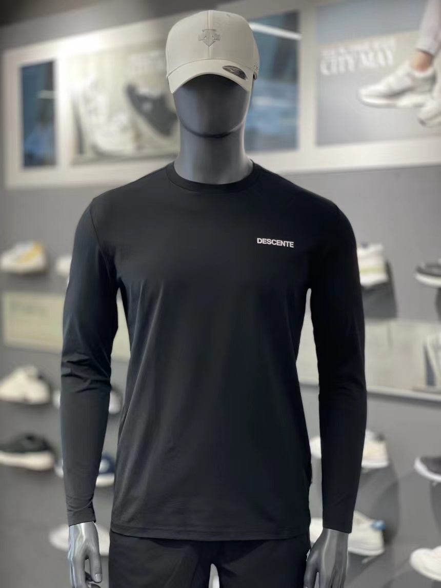 商品DESCENTE|【享贝家】（国内现货）DESCENTE 迪桑特 圆领运动长袖 侧面小标 男款 黑色 SN323UTL71-BLK G-QD,价格¥420,第3张图片详细描述