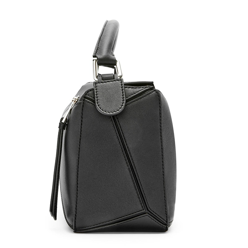 商品Loewe|LOEWE/罗意威 经典款Puzzle系列 女士小号黑色小牛皮手提斜挎单肩拼图包322.30.S21-1100,价格¥20195,第4张图片详细描述