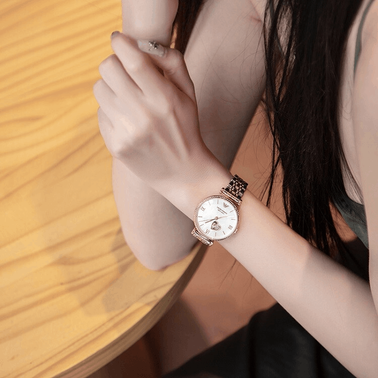 商品Emporio Armani|阿玛尼（Emporio Armani）手表 钢制表带欧美表 心形镂空轻奢贝母女士机械腕表  AR60049,价格¥4864,第1张图片详细描述