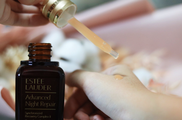 商品Estée Lauder|全新第七代小棕瓶|特润修护肌活精华露,价格¥134,第7张图片详细描述