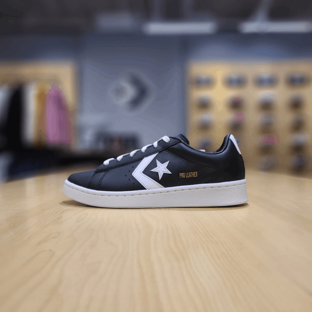 商品Converse|【韩国直邮|包邮包税】匡威[converse] proreder lays your game 黑色 low 帆布鞋 167238C,价格¥407,第2张图片详细描述