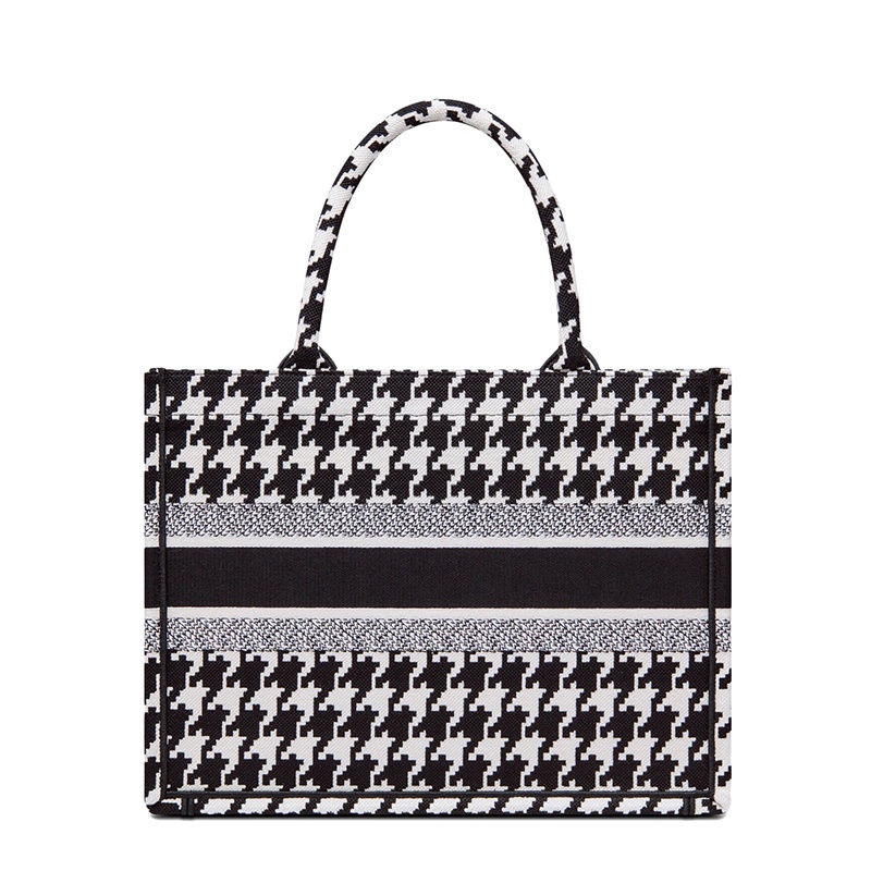 商品Dior|【包税】DIOR/迪奥 BOOK TOTE系列 女士小号黑色千鸟格纹刺绣手提托特包M1296ZTQT_M911,价格¥21644,第4张图片详细描述