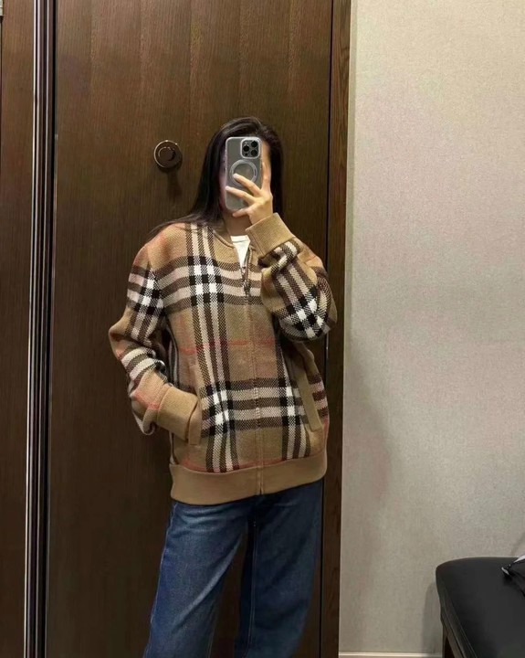 商品Burberry|【现货】博柏丽 男士棕色拼色羊毛拉链针织开衫 80911641,价格¥3237,第3张图片详细描述