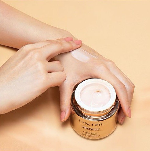 商品Lancôme|菁纯臻颜焕活亮彩面霜轻润版 （适合油皮和混油皮）,价格¥1121,第4张图片详细描述