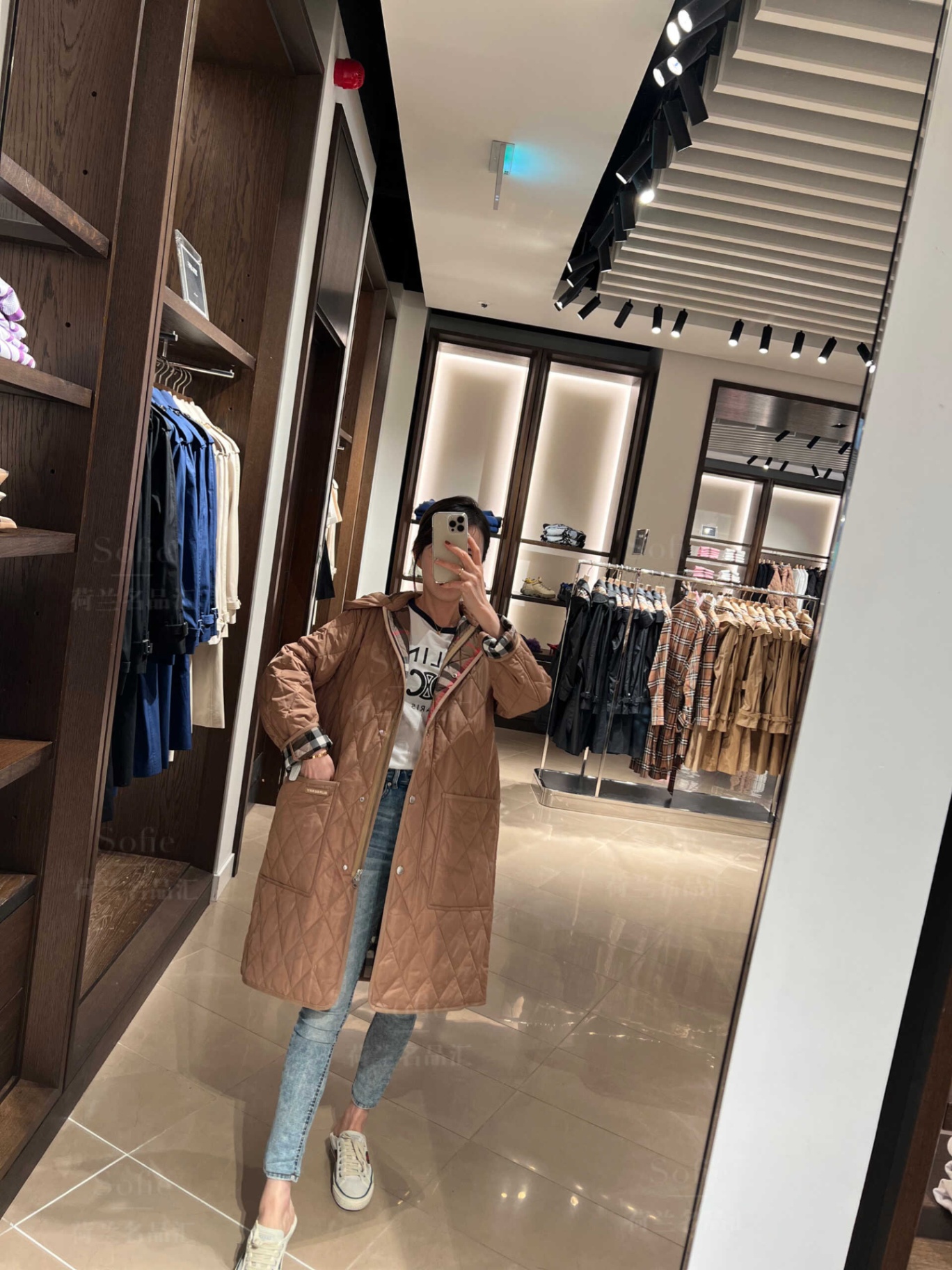 商品Burberry|Burberry博柏利 女士棕色聚酰胺绗缝徽标长款连帽棉服80945821,价格¥4048,第8张图片详细描述