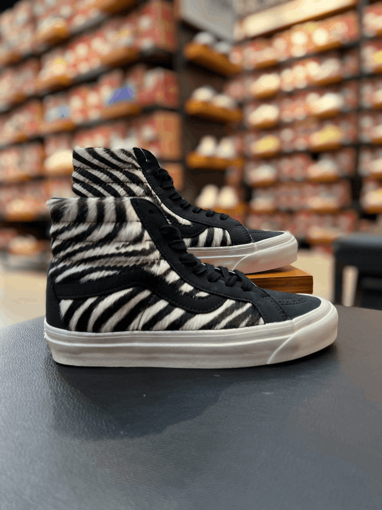 商品Vans|【韩国直邮|包邮包税】万斯[VANS] Sk8-Hi 38 Dx # Anaheim Factory # 男女共用 运动鞋 # black/zebra (VN0A38GF4ZD),价格¥329,第1张图片详细描述