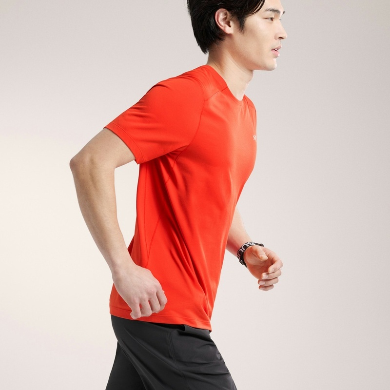商品Arc'teryx|ARC TERYX/始祖鸟 CORMAC CREW男士橙色聚酯纤维短袖T恤,价格¥536,第5张图片详细描述