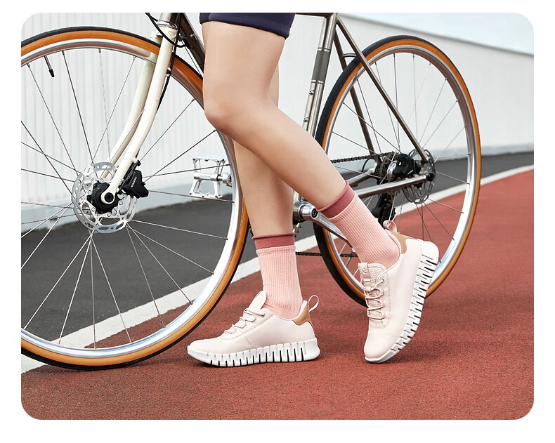 商品[国内直发] ECCO|爱步（ECCO）休闲鞋女 夏季时尚简约轻运动徒步鞋 灵动系列218203 白色/浅灰色,价格¥1098,第8张图片详细描述