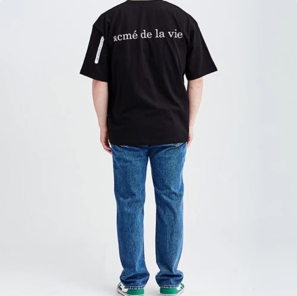 商品Acme de la vie|【享贝家】acme de la vie 甜甜圈男孩图案短袖T恤 男女同款 黑色 ADLV-21SS-SSBKBF-DN1,价格¥237,第9张图片详细描述