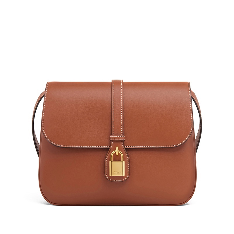 商品Celine|预售2-3周 CELINE/赛琳 2021春夏新款 TABOU系列 女士中号黄褐色光滑小牛皮挂锁装饰翻盖单肩斜挎包196583DK1.04LU,价格¥17252,第2张图片详细描述
