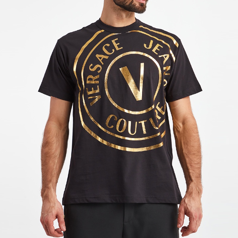 商品[国内直发] Versace|VERSACE JEANS COUTURE 男士黑色棉质金色V字徽章印花圆领短袖T恤 72GAHT16-CJ00O-G89,价格¥576,第1张图片详细描述