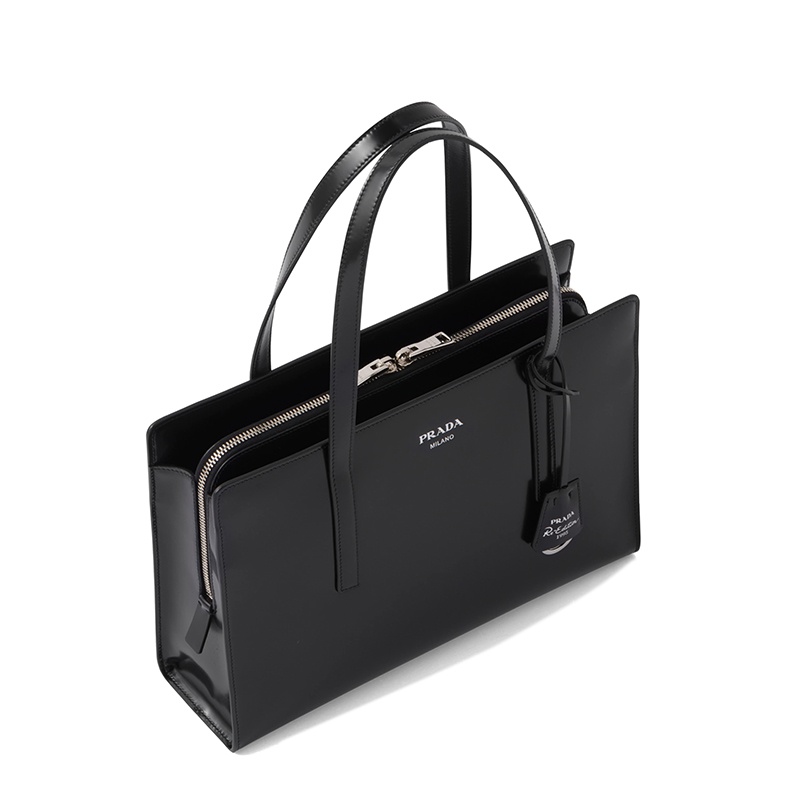 商品Prada|PRADA/普拉达 22春夏新款 女士中号黑色亮面皮革复刻1995矩形隔层拉链手提包1BA350_ZO6_F0002_V_OOO,价格¥24770,第4张图片详细描述