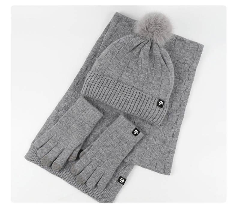 商品[国内直发] GLENVINTEN|格岚云顿英国品牌冬季围巾三件套加绒户外保暖毛球针织帽子围巾手套三件套装,价格¥186,第17张图片详细描述