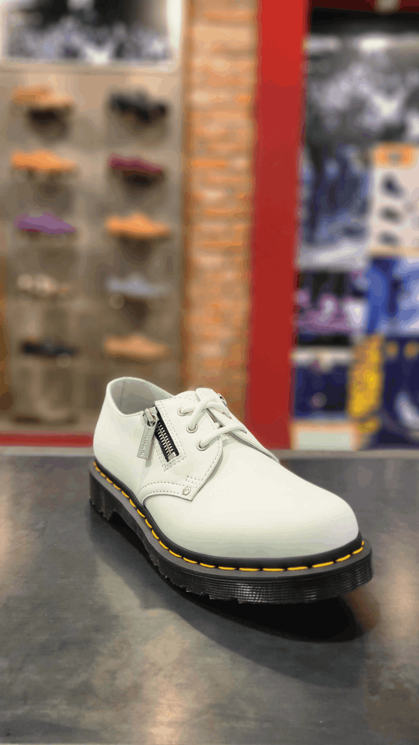 商品Dr. Martens|【Brilliant|包邮包税】马汀博士 马丁靴 1461 Twin Zip White Sendal 27633100,价格¥878,第2张图片详细描述