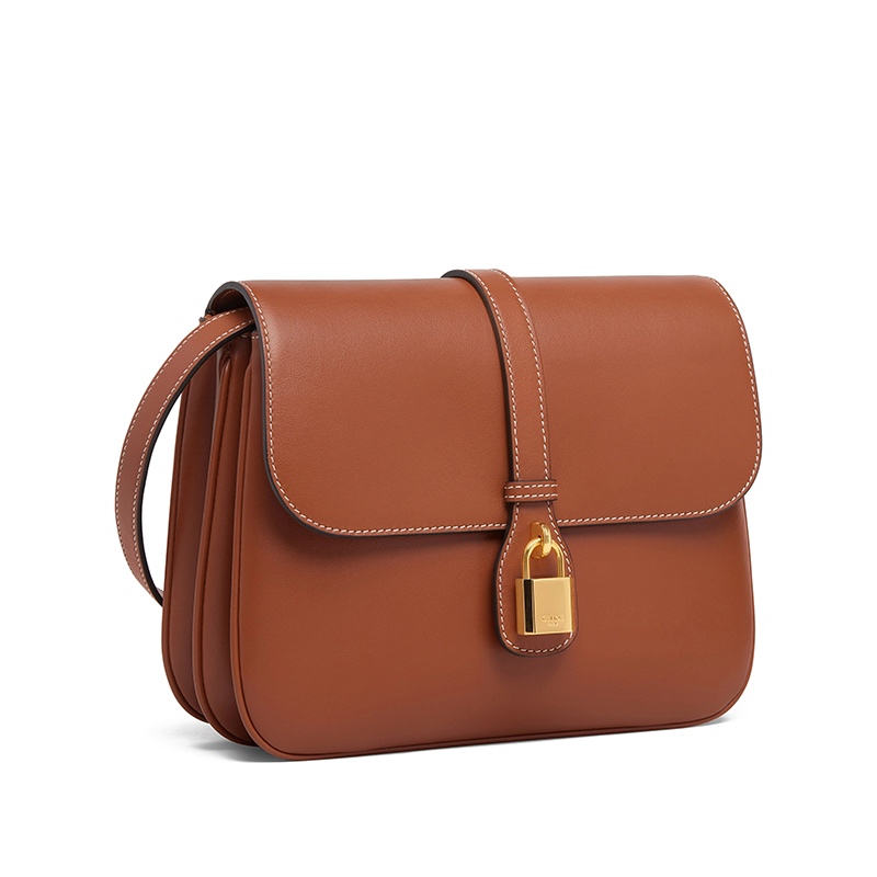 商品Celine|预售2-3周 CELINE/赛琳 2021春夏新款 TABOU系列 女士中号黄褐色光滑小牛皮挂锁装饰翻盖单肩斜挎包196583DK1.04LU,价格¥17252,第4张图片详细描述