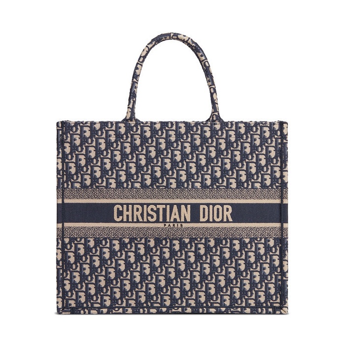 商品Dior|DIOR/迪奥 热销款BOOK TOTE DIOR OBLIQUE女士刺绣帆布单肩手提包,价格¥22465,第2张图片详细描述
